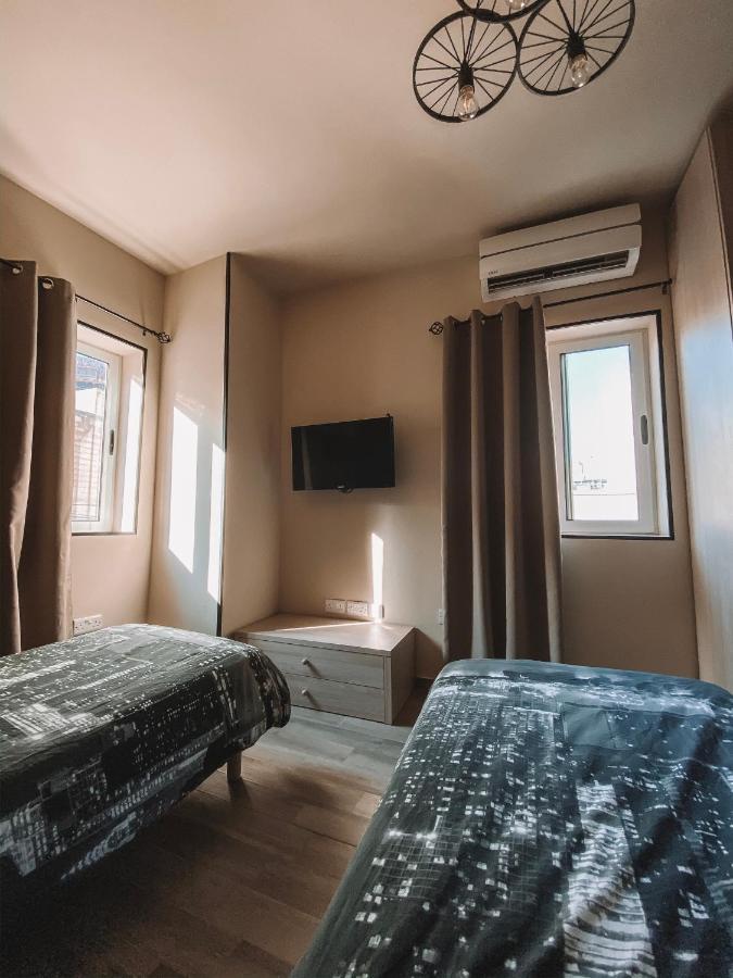 Lovely Modern Apartment In St.Julian Saint Julian's ภายนอก รูปภาพ