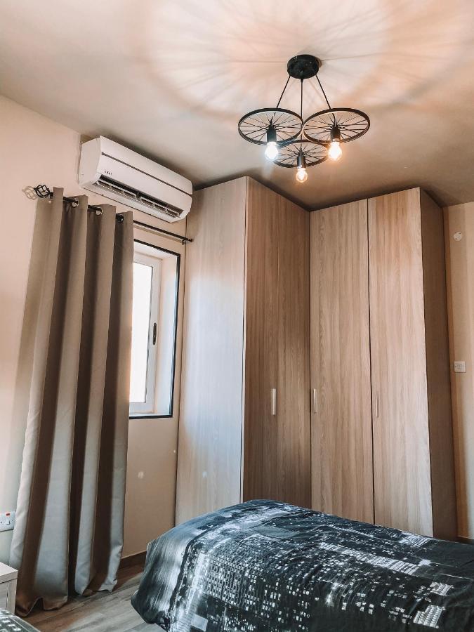 Lovely Modern Apartment In St.Julian Saint Julian's ภายนอก รูปภาพ